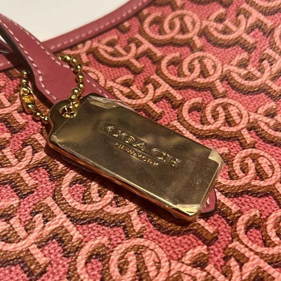 COACH MGRM CITY NEW - Picture 2 of 6